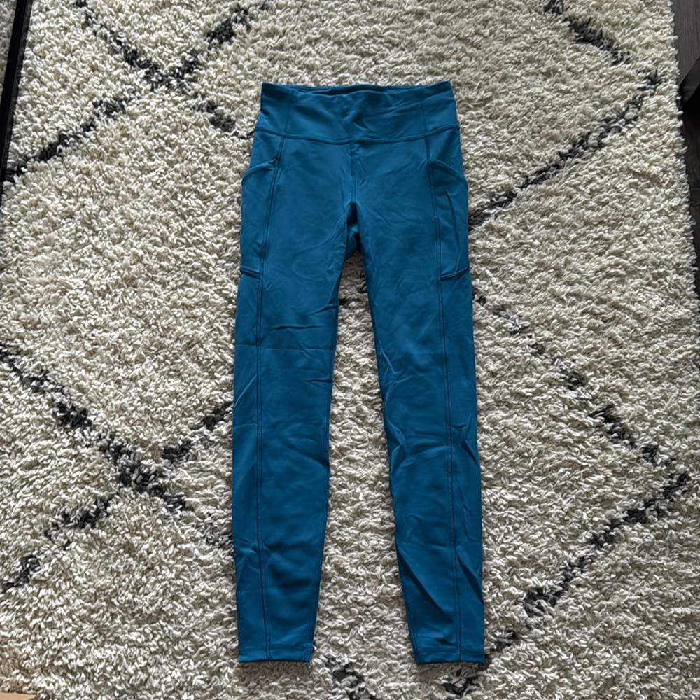 Lululemon Invigorate leggings 28” in Capri.